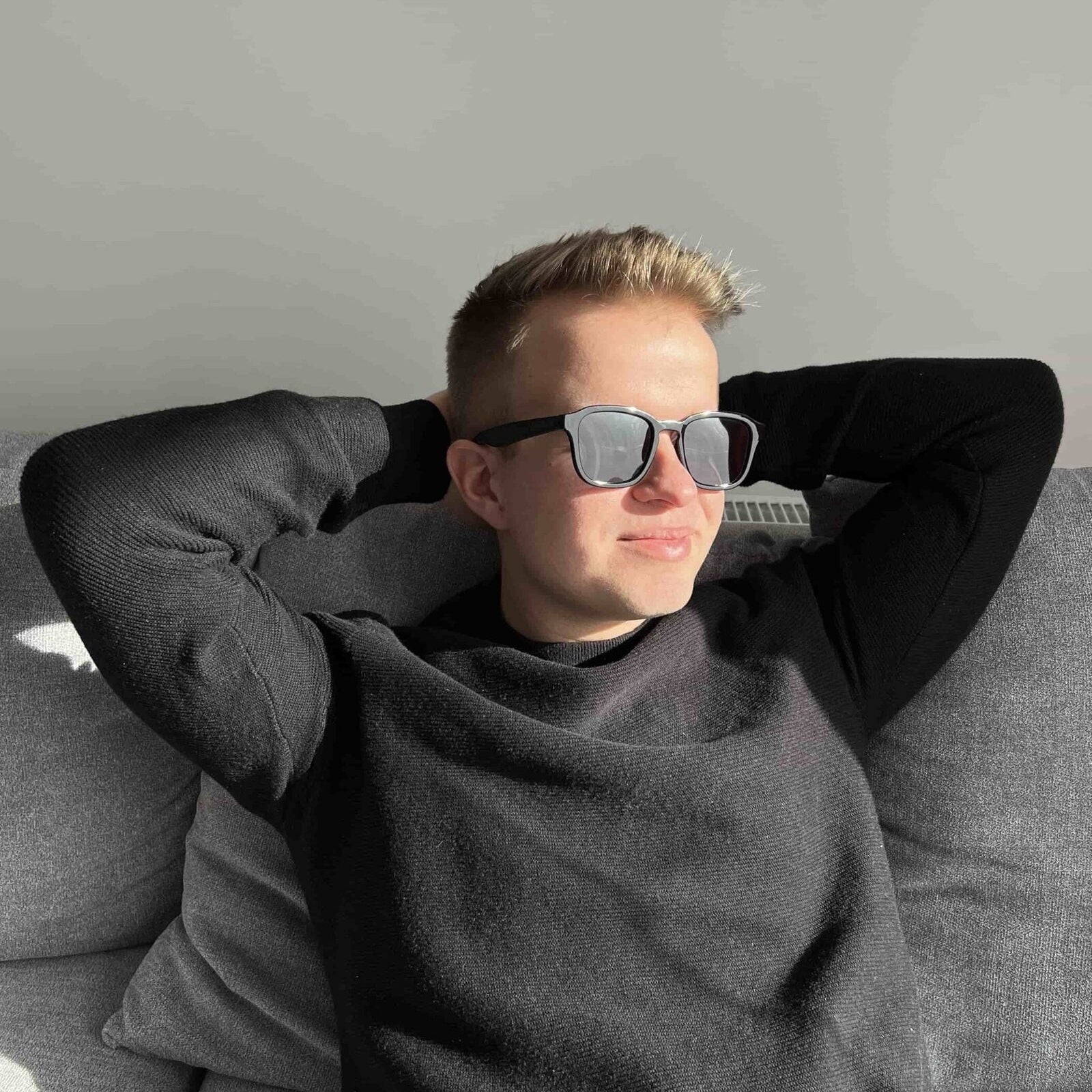 Fa napszemüveg &#8211; AllBlack &#8211; Bruce