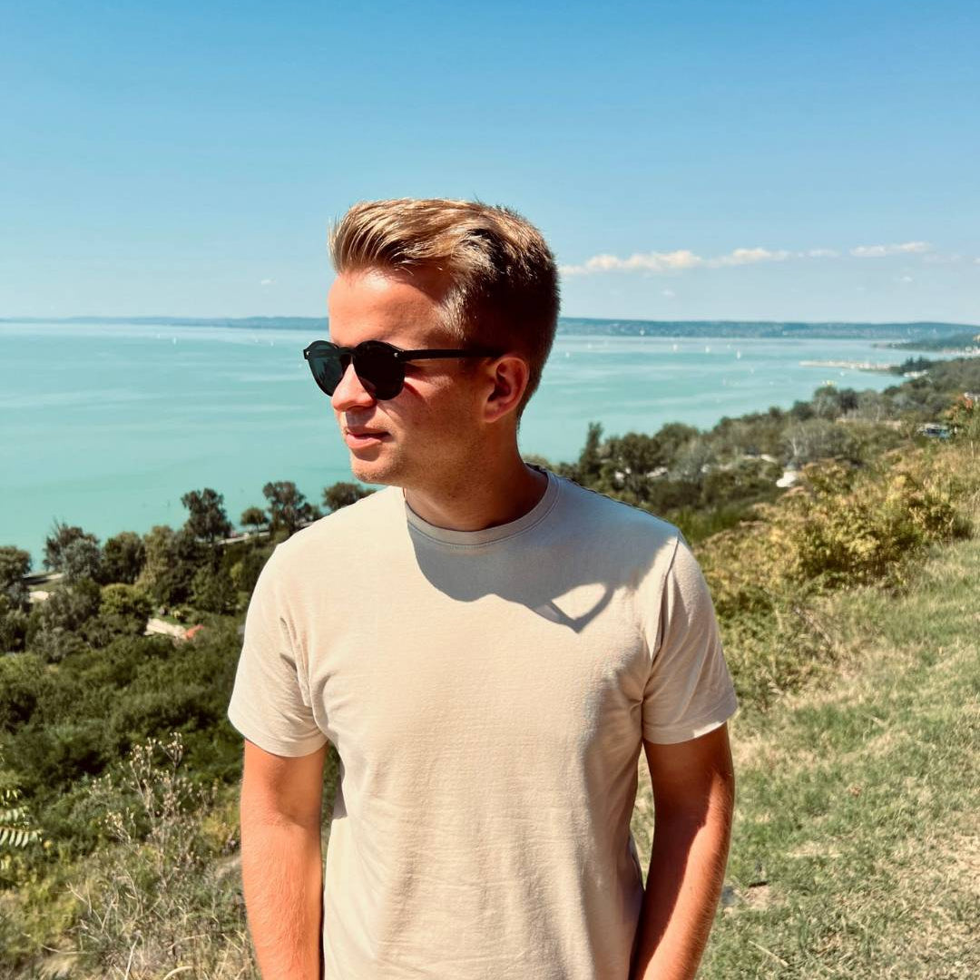 fa napszemüveg, fa keret, divatos napszemüveh