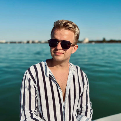 fa napszemüveg, fa keret, divatos napszemüveh