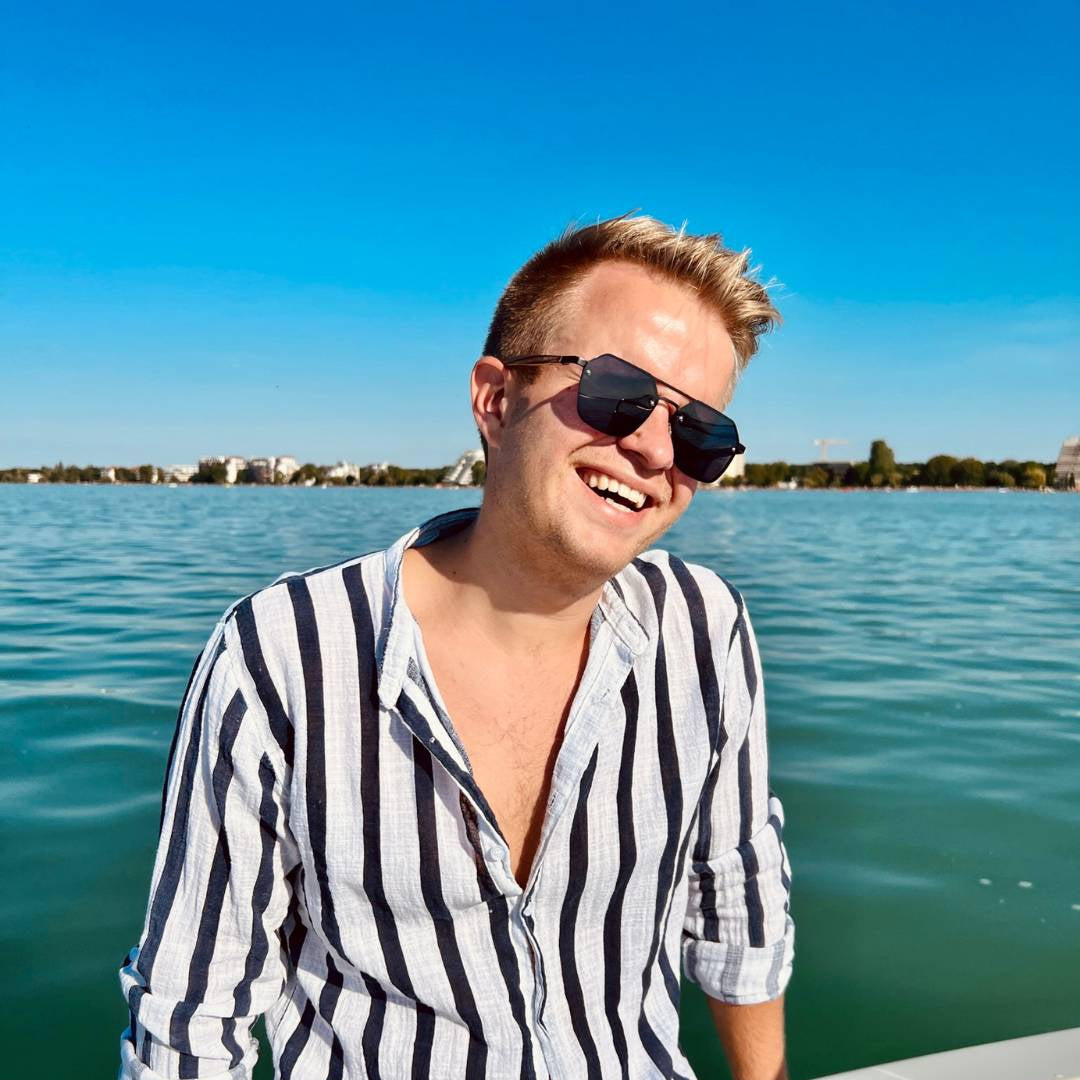 fa napszemüveg, fa keret, divatos napszemüveh